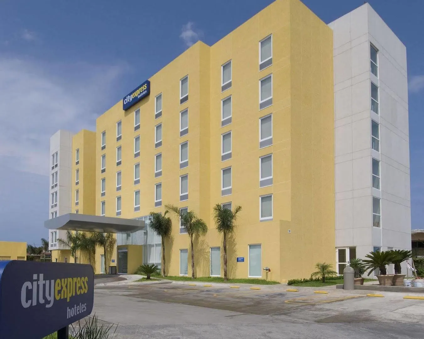 *** Hotel City Express By Marriott Mazatlan Mexico