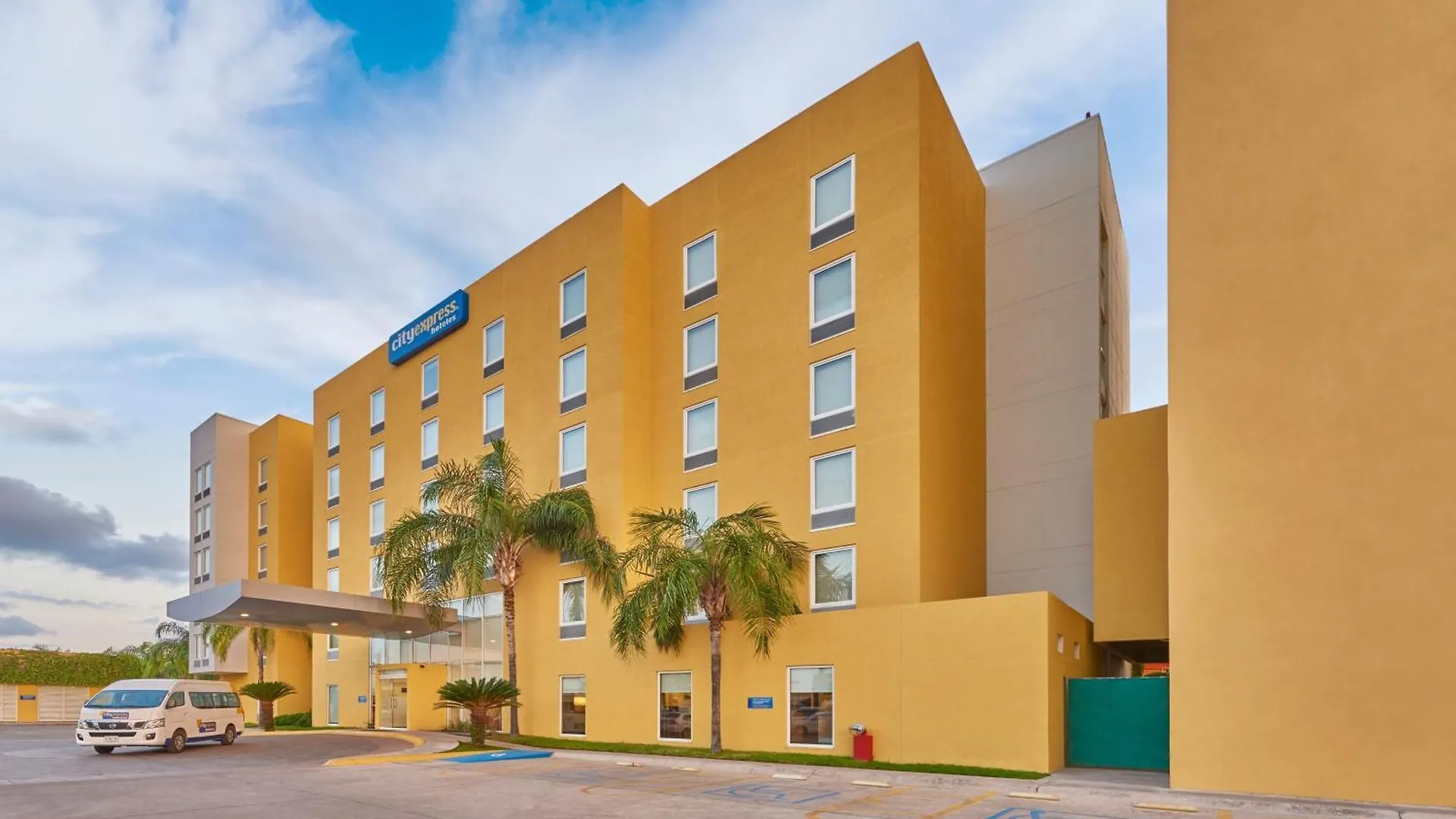 *** Hotel City Express By Marriott Mazatlan Mexico