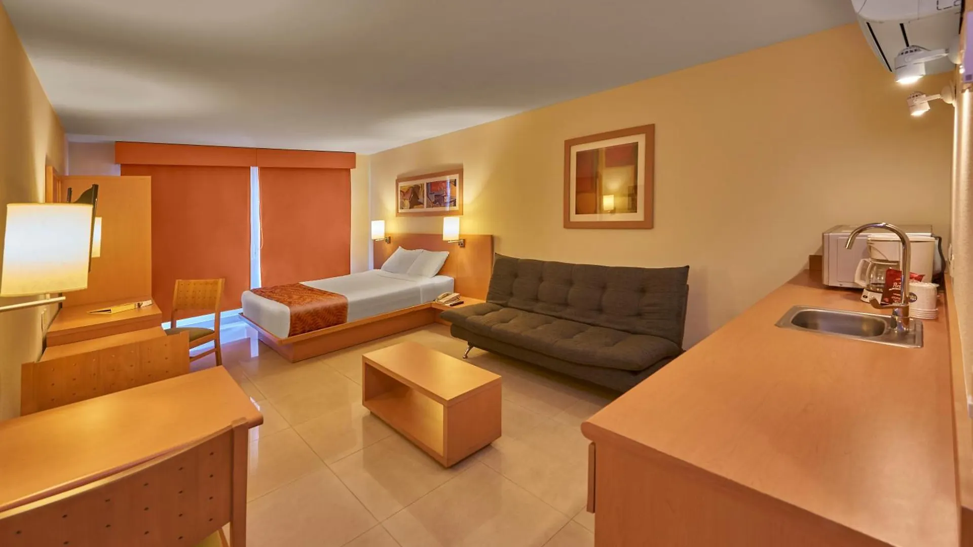 City Express By Marriott Mazatlan 3*,
